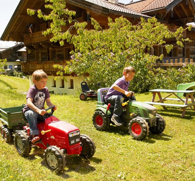 Kinder spielen am Bifanggut